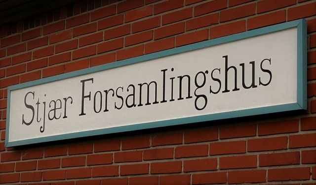 Skilt med Forsamlingshus